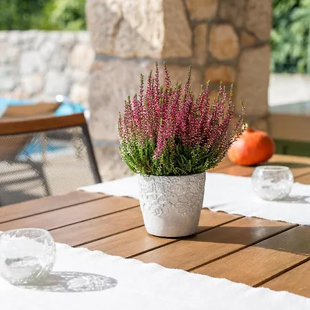 Feriehus 2 Bedroom Beautiful In Malinska