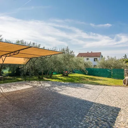 2 Bedroom Beautiful In Malinska