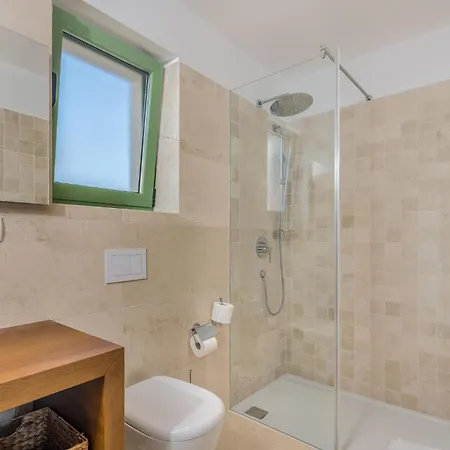 2 Bedroom Beautiful In Feriehus