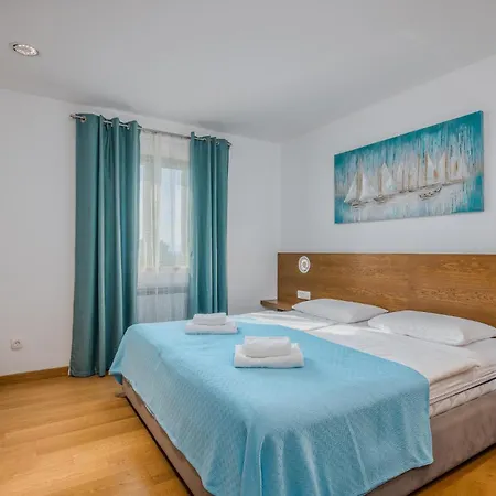 2 Bedroom Beautiful In Malinska