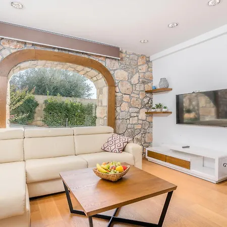 2 Bedroom Beautiful In Feriehus *