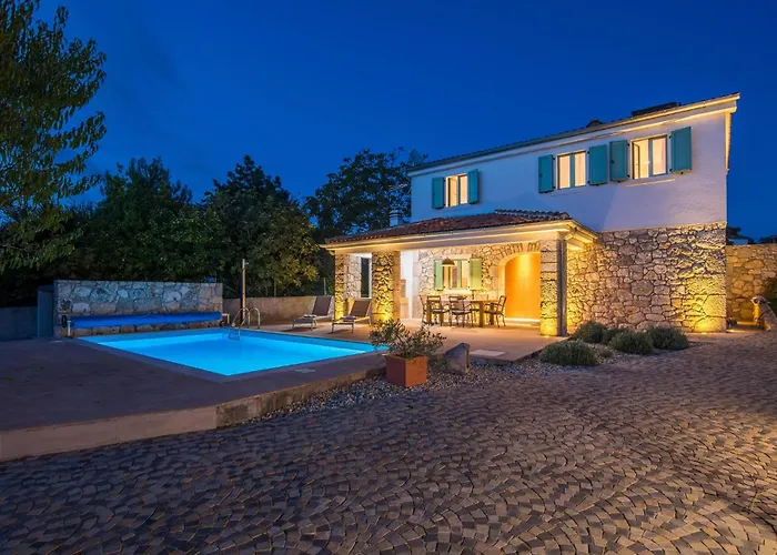 بيت للعطل 2 Bedroom Beautiful In *