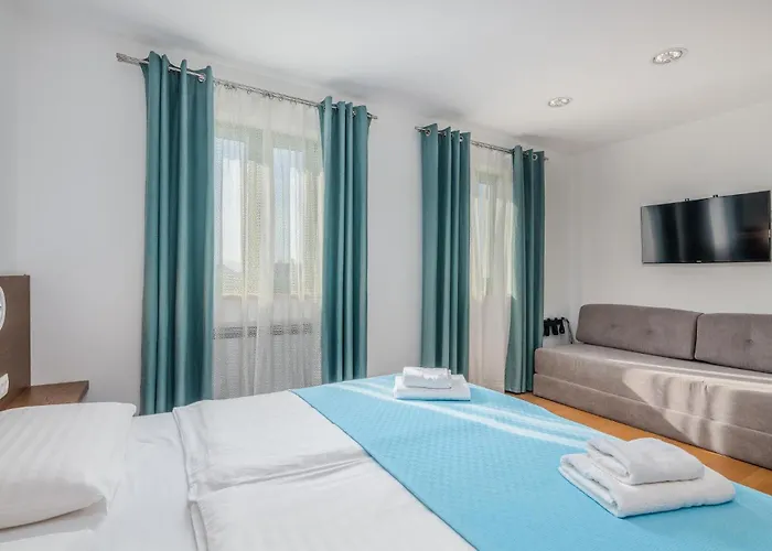 بيت للعطل 2 Bedroom Beautiful In مالينسكا