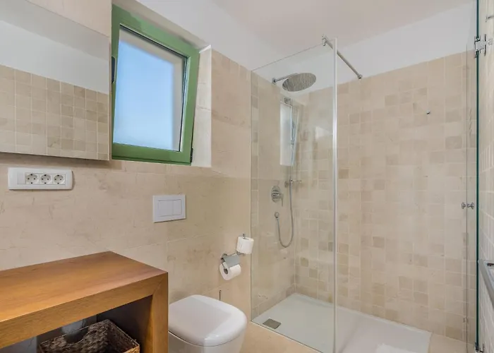 2 Bedroom Beautiful In Vakantiehuis
