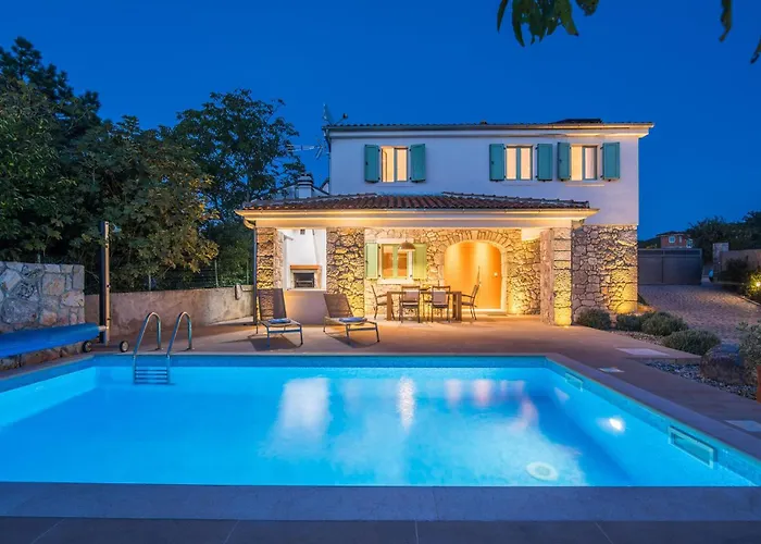 بيت للعطل 2 Bedroom Beautiful In مالينسكا